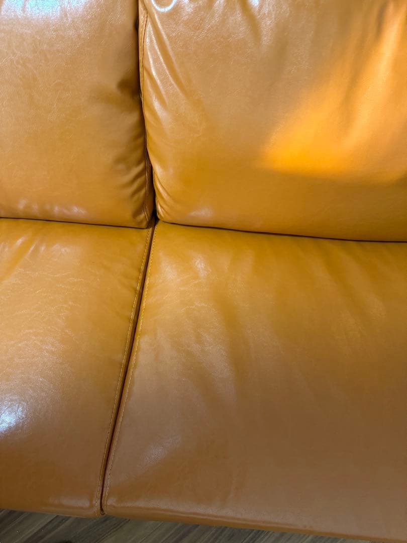 【美品】エアリゾーム 2人掛けソファ LAURU キャメル 完成品