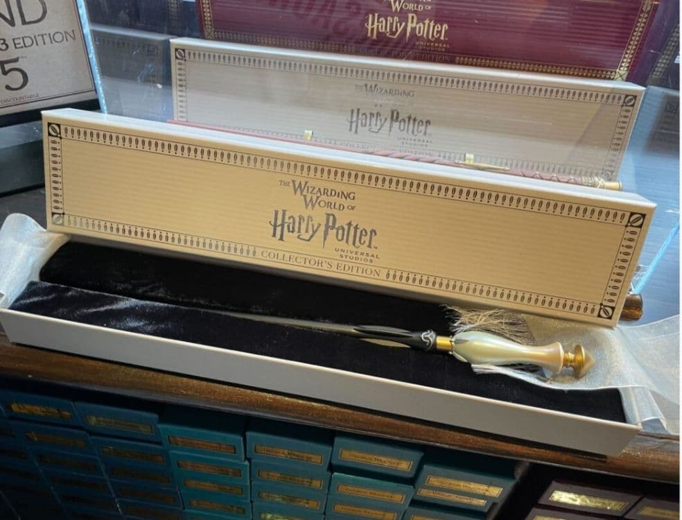 ハリーポッター 杖 2023年限定版のコレクターズエディション - メルカリ