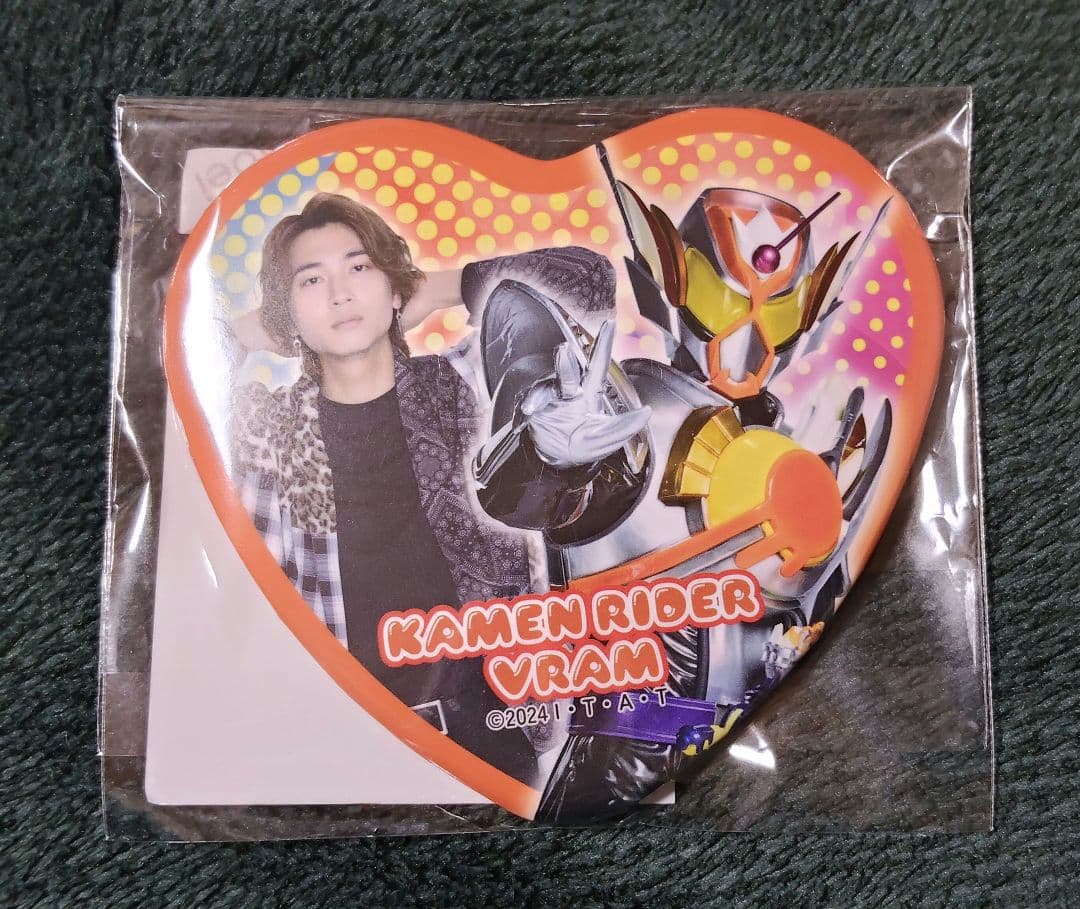 仮面ライダーヴラム ラキア A賞 ハート型缶バッチ ガヴ