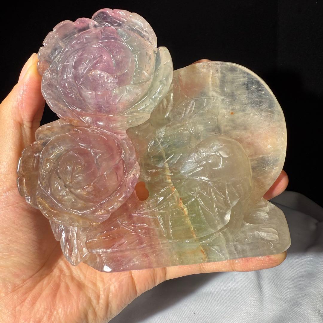 特売❣️天然石フローライトの鳥と花　置物　彫物NO.070507