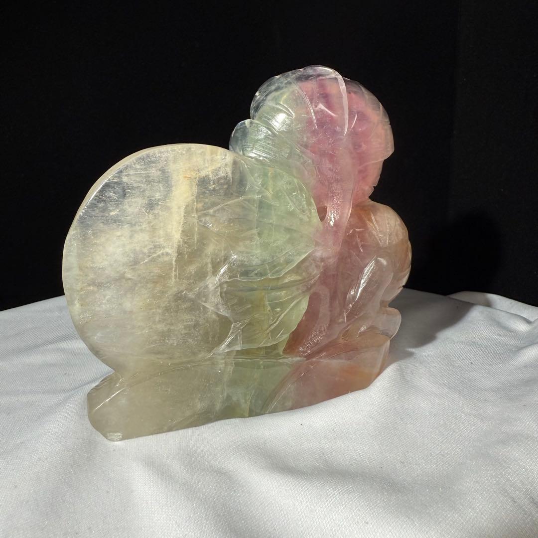 特売❣️天然石フローライトの鳥と花　置物　彫物NO.070507