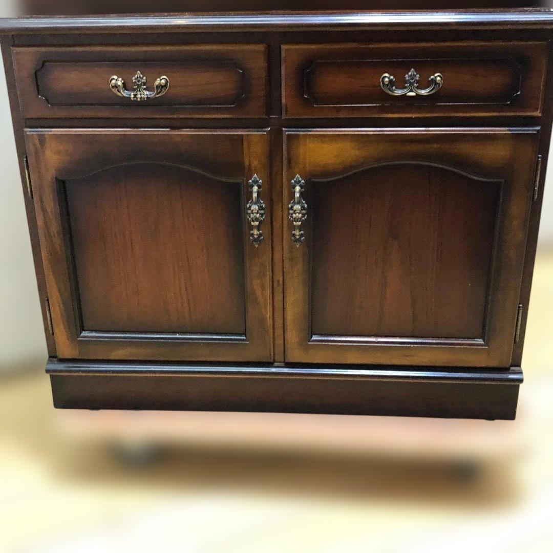 送料無料【希少3面ガラス採光】カリモク 飾り棚 コレクションボード 250709