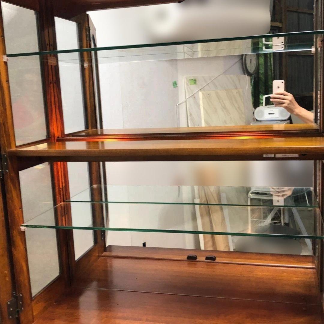 送料無料【希少3面ガラス採光】カリモク 飾り棚 コレクションボード 250709