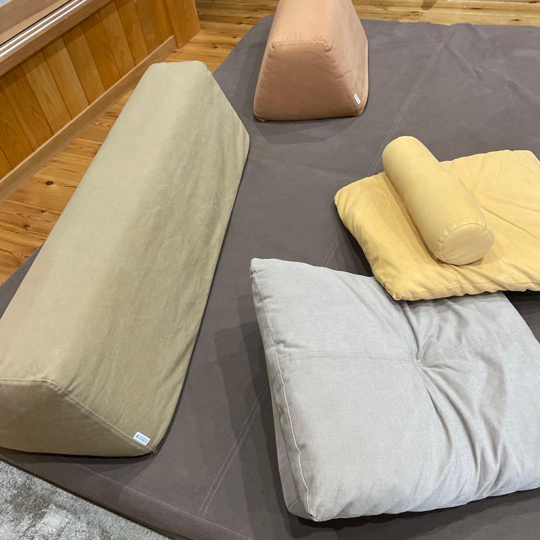 フライミー ⭐️FLO-FLO フロアマットとクッションセット301,000円