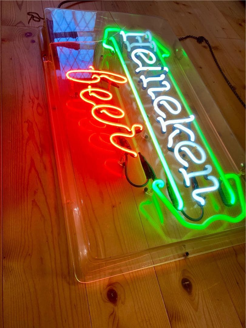 ハイネケンのネオン管！超希少！ビンテージ品！本物の昔ながらのネオン