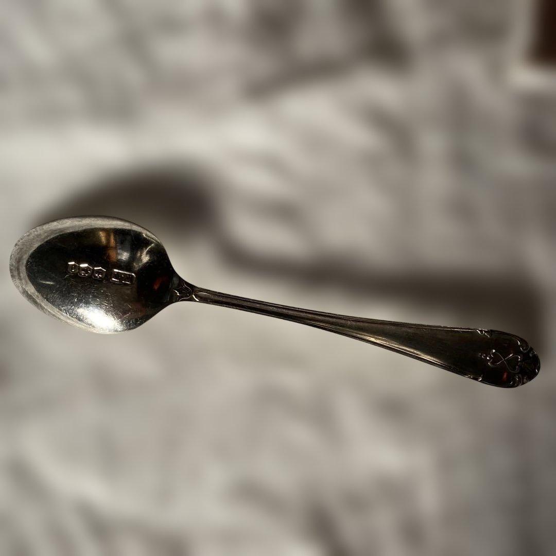 イギリスアンティーク　小さなスプーン　スターリンシルバー製
