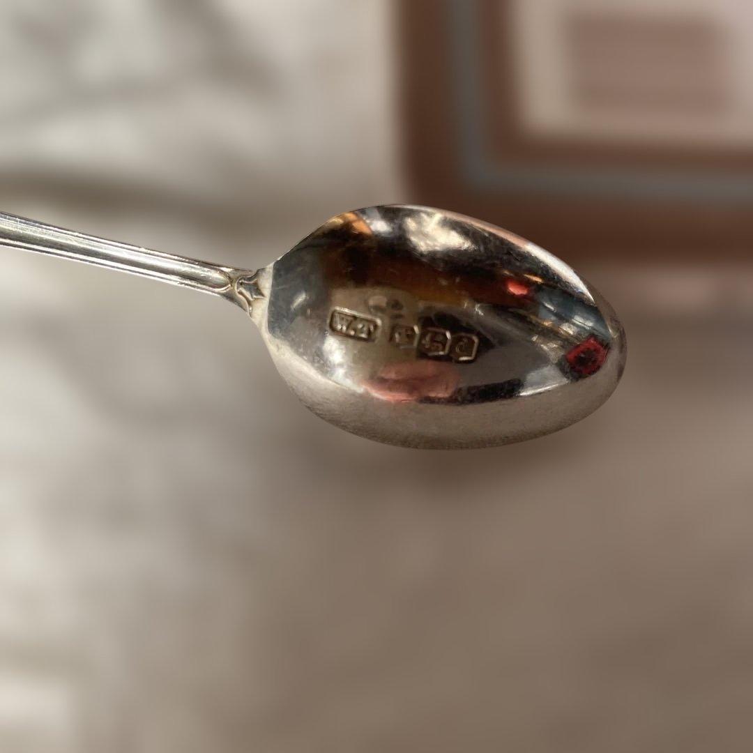 イギリスアンティーク　小さなスプーン　スターリンシルバー製
