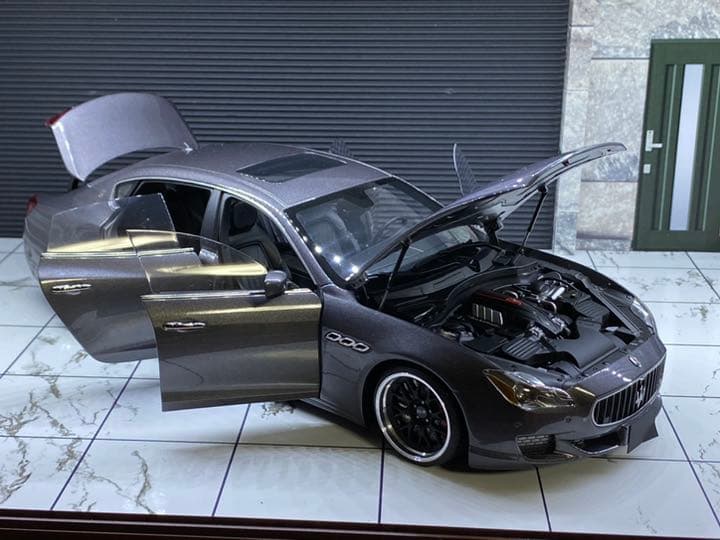 1/18 オートアート マセラティ クワトロポルテ GT S グレー カスタム