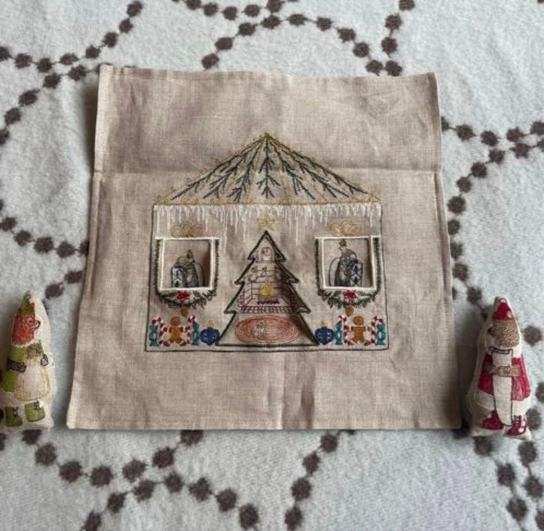 コーラル&タスク CORAL&TUSK 北極サンタの家　クッションカバー