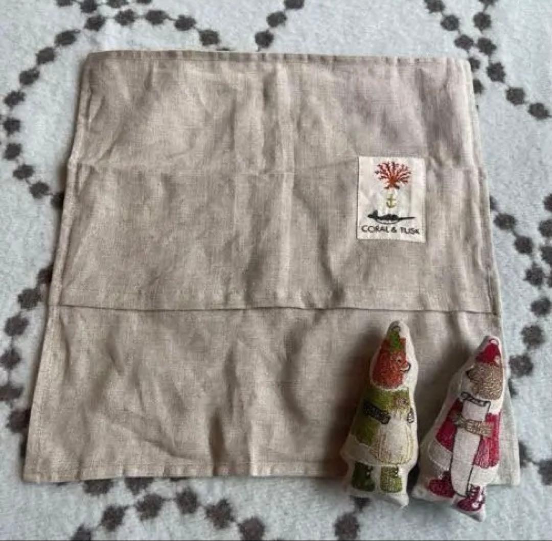 コーラル&タスク CORAL&TUSK 北極サンタの家　クッションカバー