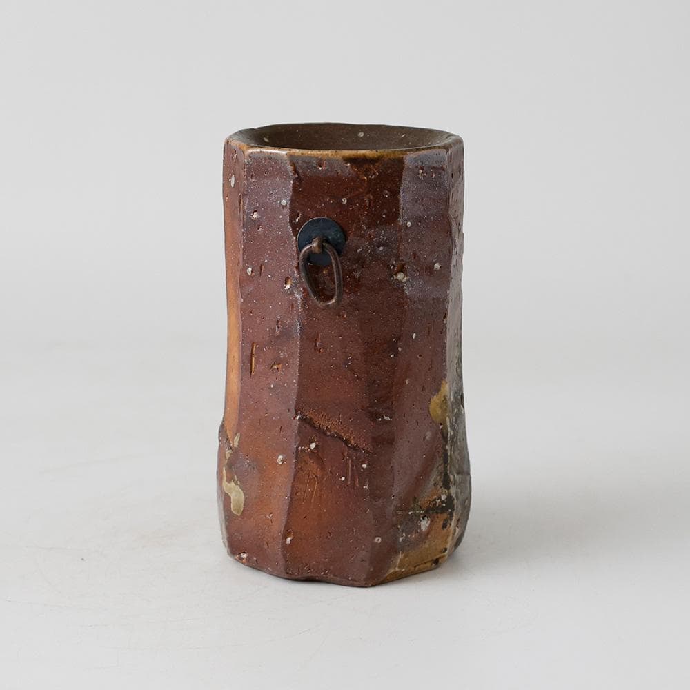 信楽茶陶窯元 壷中窯 保庭楽入作 信楽旅枕掛花入 共箱 栞 共布 - メルカリ