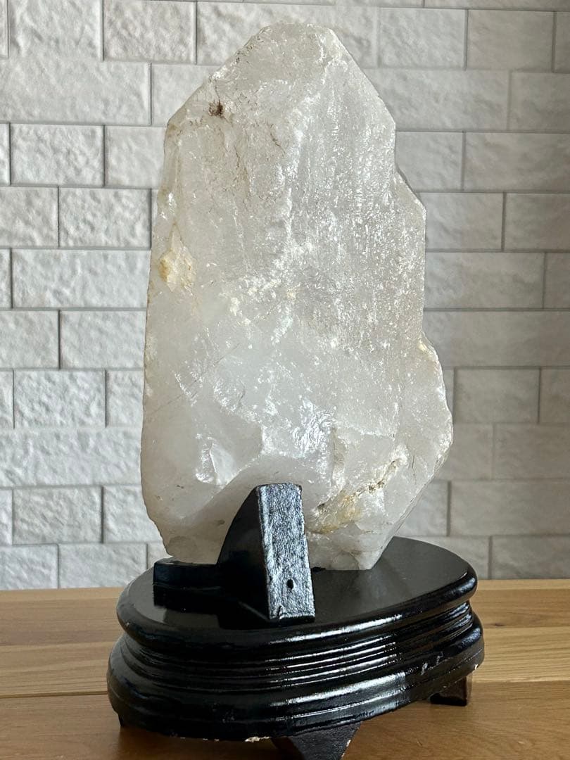 【圧巻✨】天然水晶 大型クリスタルポイント 3.2kg 台座付き