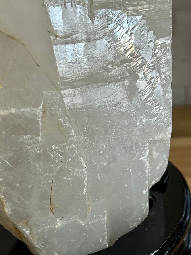 【圧巻✨】天然水晶 大型クリスタルポイント 3.2kg 台座付き