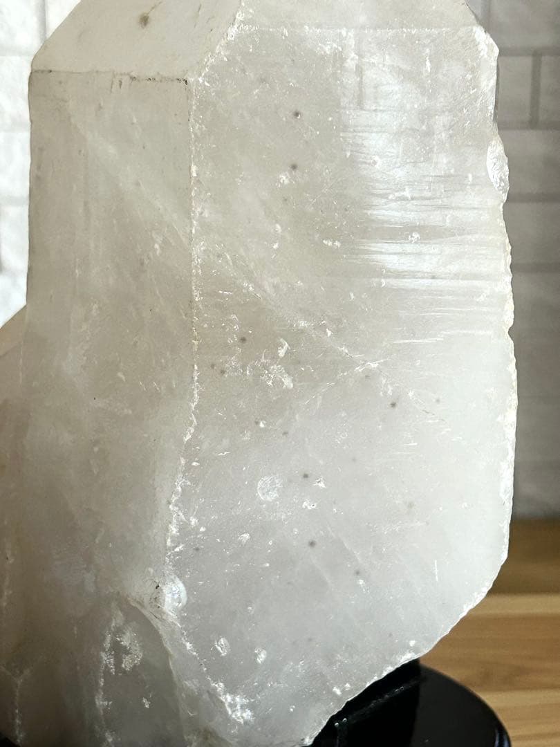 【圧巻✨】天然水晶 大型クリスタルポイント 3.2kg 台座付き