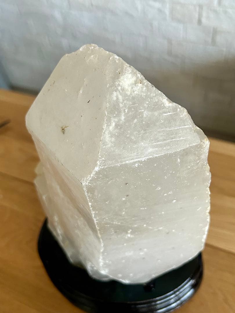 【圧巻✨】天然水晶 大型クリスタルポイント 3.2kg 台座付き