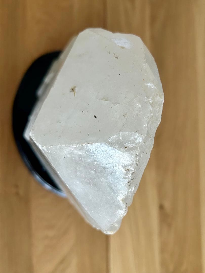 【圧巻✨】天然水晶 大型クリスタルポイント 3.2kg 台座付き