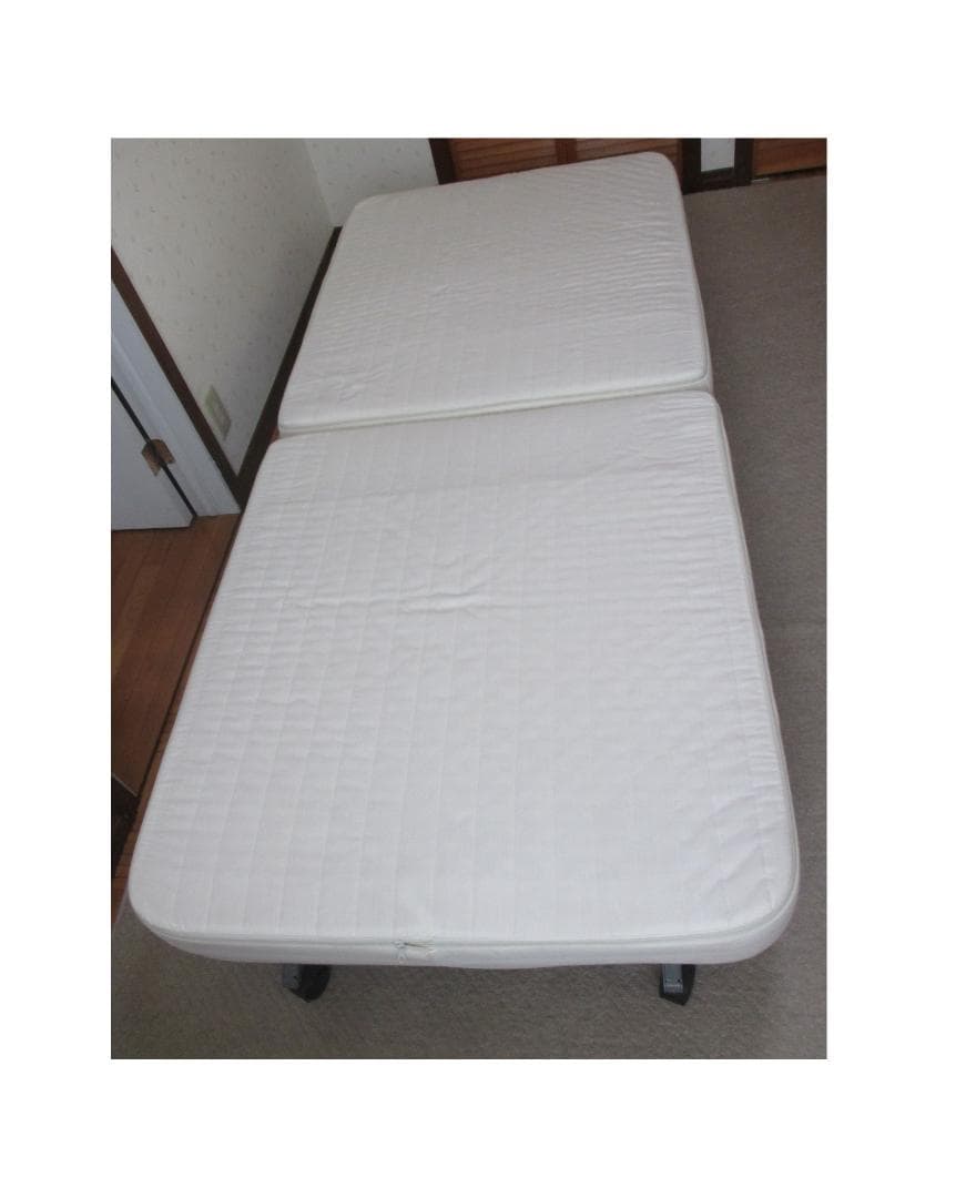 ニトリ製／シングル折り畳みベッド（2.04 x 0.9m、手渡し推奨）