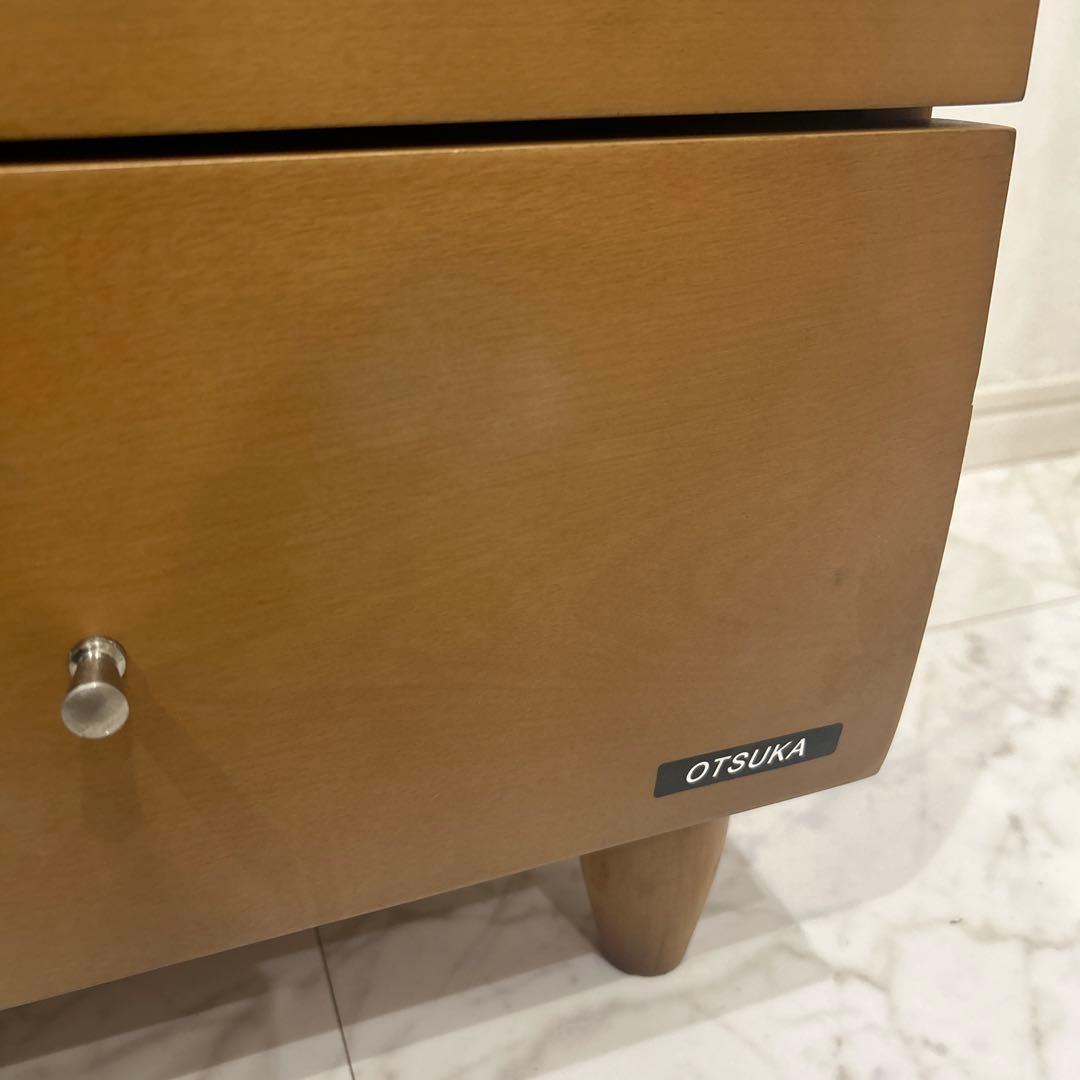 美品 大塚家具 コンセント付きサイドテーブル ナイトテーブル