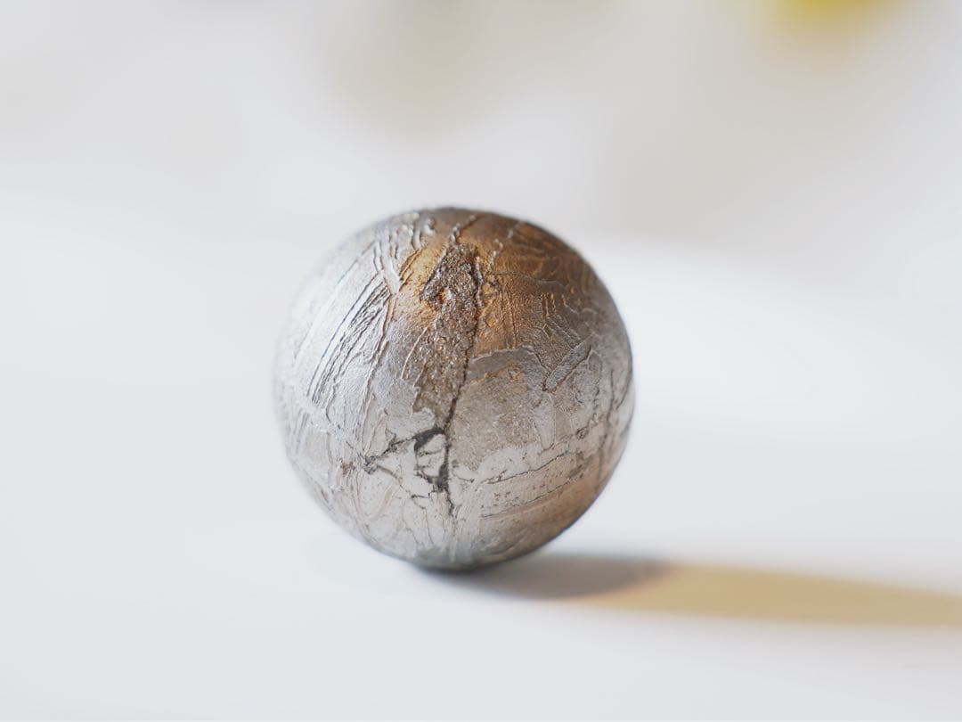 【希少】アルタイ隕石 20mm 丸玉（穴なし）ウィドマンシュテッテン模様が鮮明