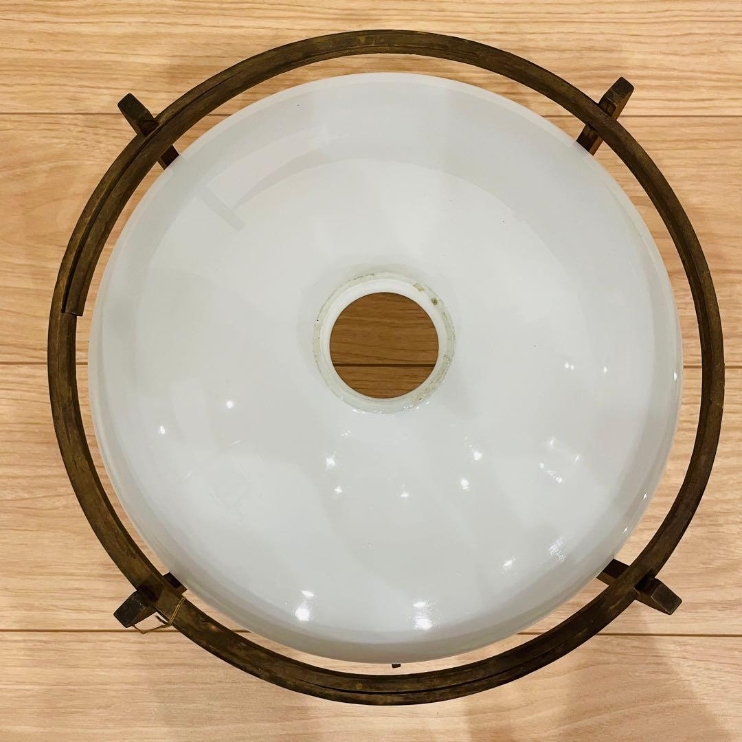 昭和レトロ 中ぶり 乳白ガラス 木枠 天井照明 電傘 電笠 2