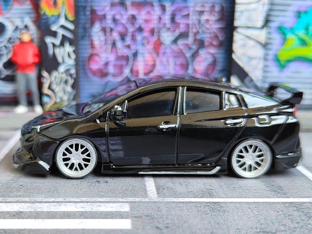 トミカ改造 50プリウス フルモデリスタエアロ 黒 深リムホットウィール