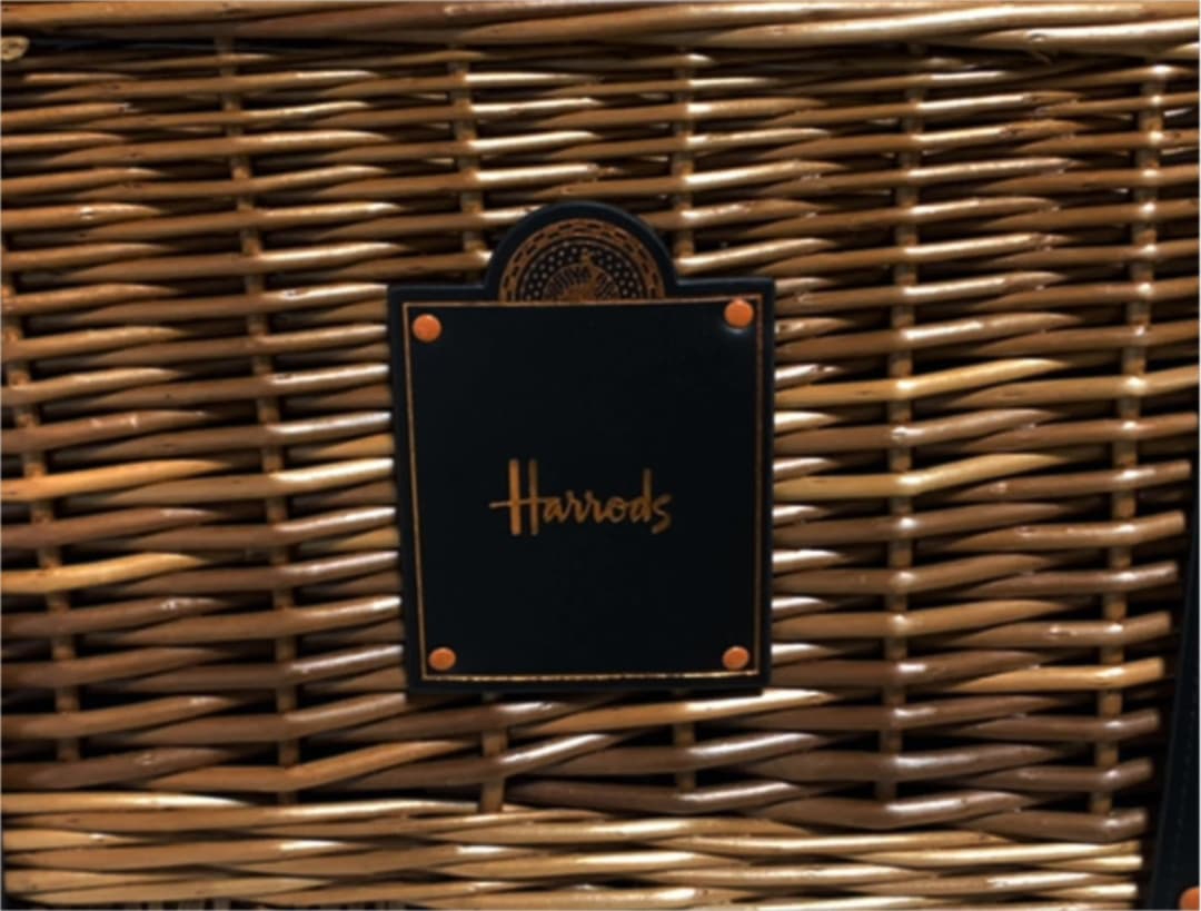 ハロッズ クリスマスハンパー（バスケット） - メルカリ