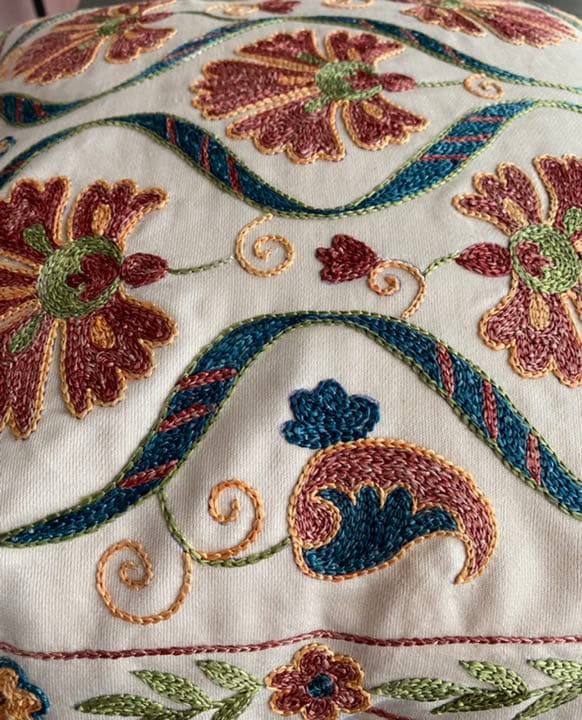 ウズベキスタン製 シルク スザニ刺繍 クッションカバー 45×44 SZN715