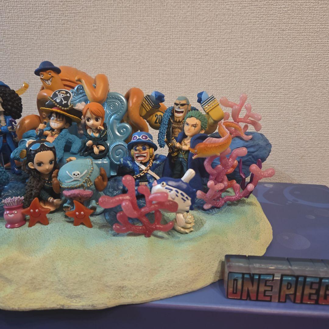 ワンピース　ワールドコレクタブル　フィギュア　20th　台座　フィギュア付
