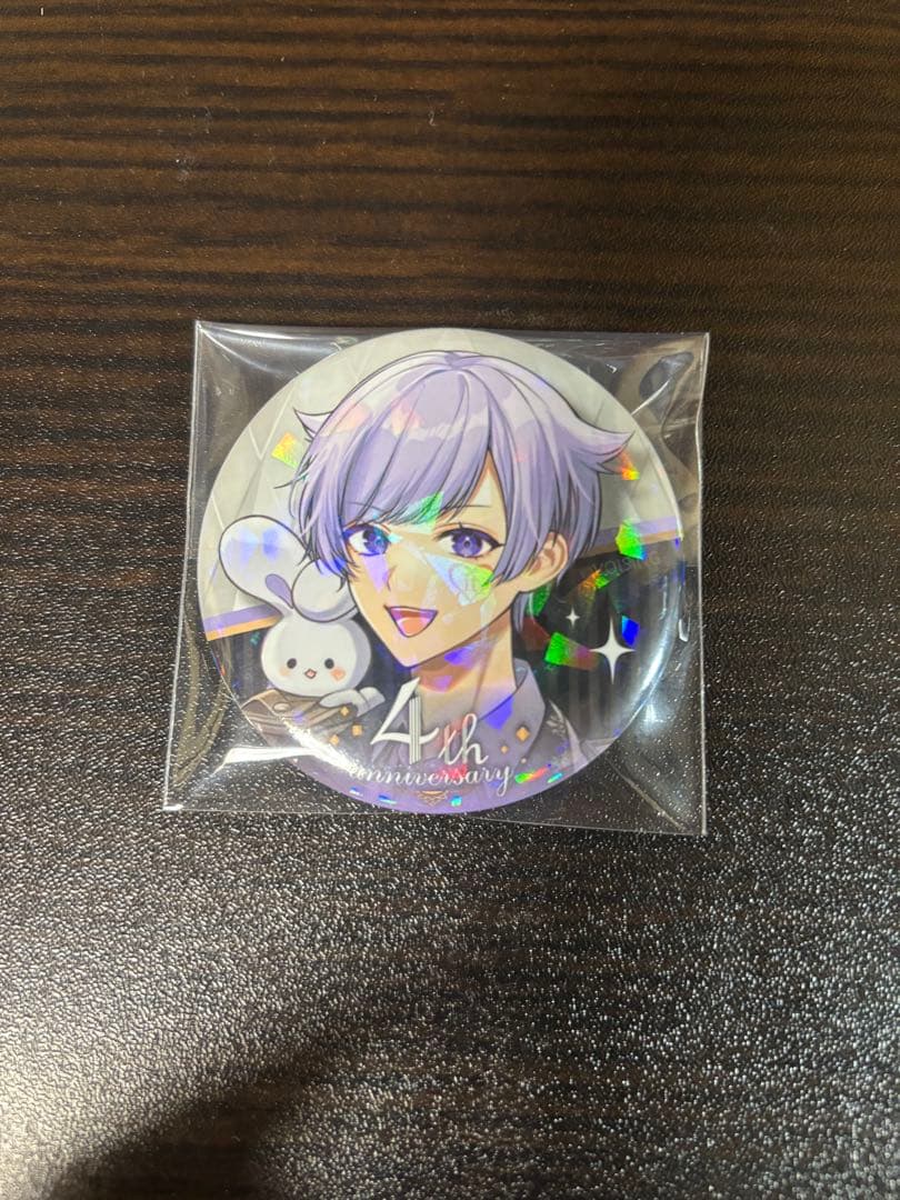 いれいす 缶バッジ 第17弾 4周年 初兎 - メルカリ