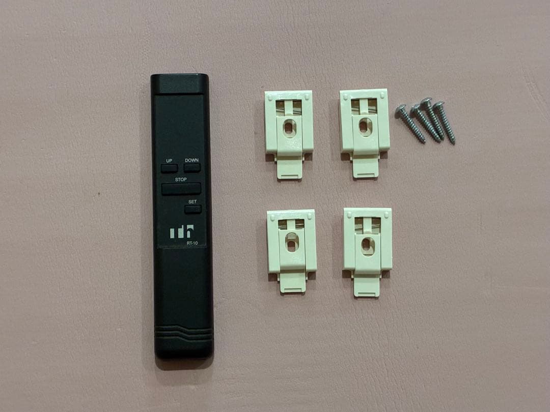 電動ロールスクリーン　シアターハウス