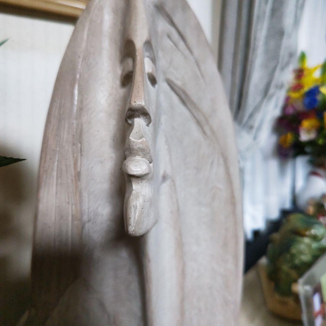 女性の頭部の彫刻。Austin SculptureのStargazer。