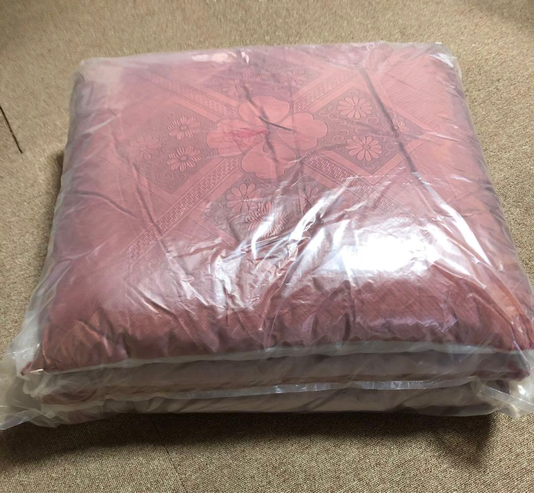 座布団　銘仙判 合計６枚　《 深緋色×3、秋桜色×3 》　※1枚ずつ購入も可能