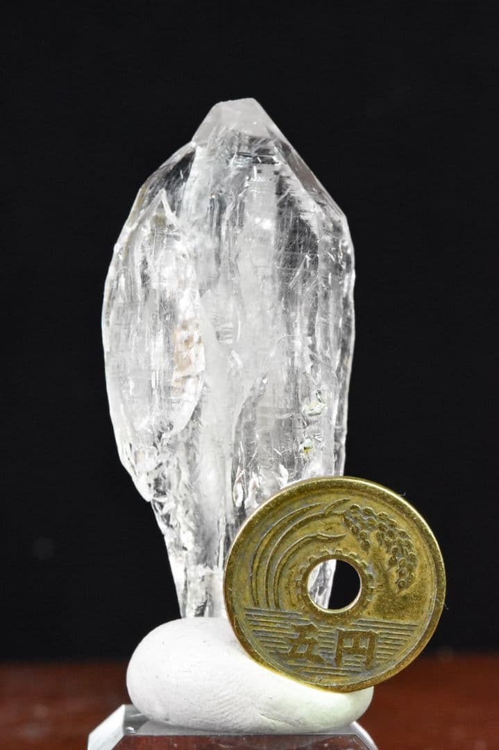 パキスタンスカルドゥ産 トレモライトインクォーツDT