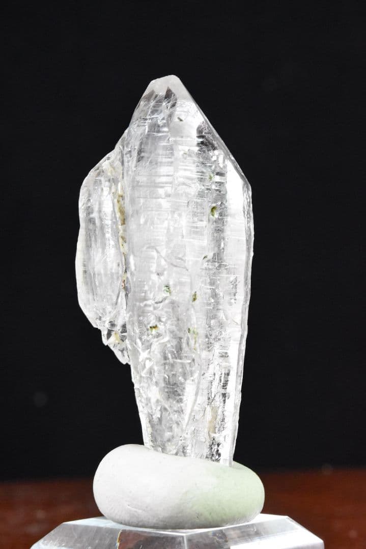 パキスタンスカルドゥ産 トレモライトインクォーツDT