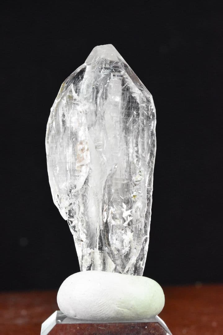 パキスタンスカルドゥ産 トレモライトインクォーツDT