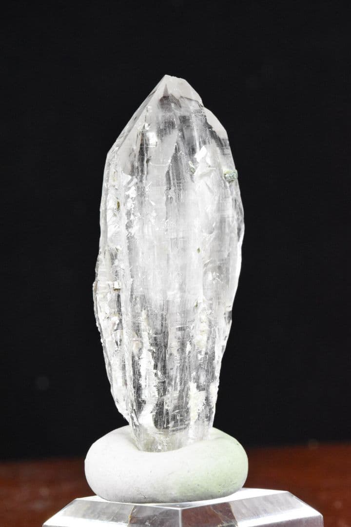 パキスタンスカルドゥ産 トレモライトインクォーツDT