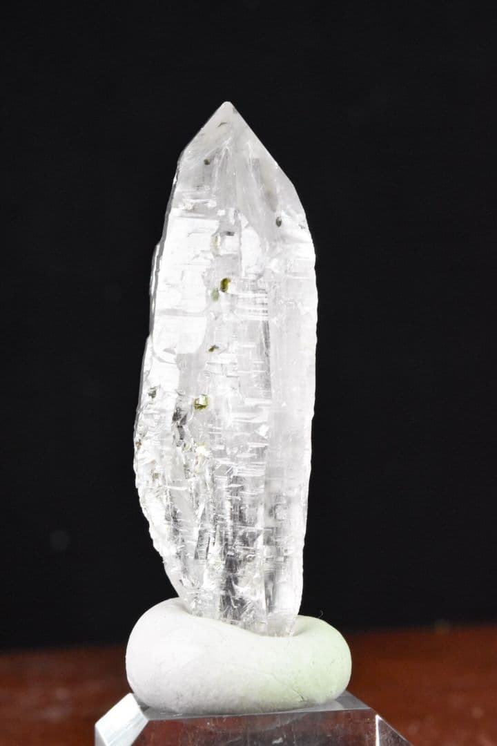 パキスタンスカルドゥ産 トレモライトインクォーツDT