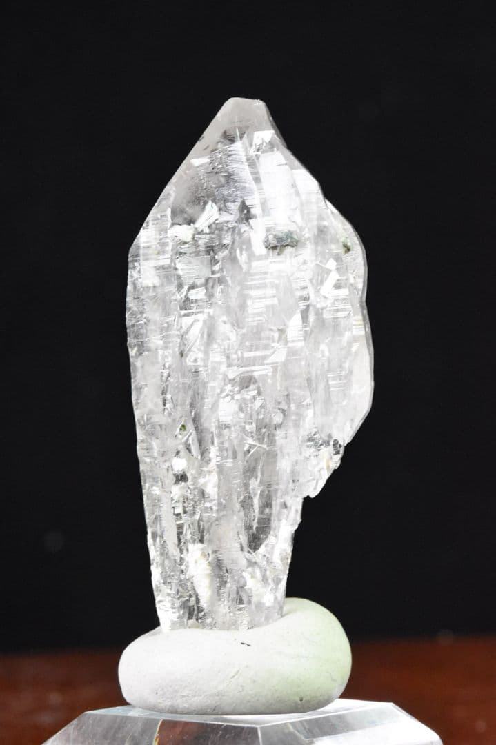 パキスタンスカルドゥ産 トレモライトインクォーツDT