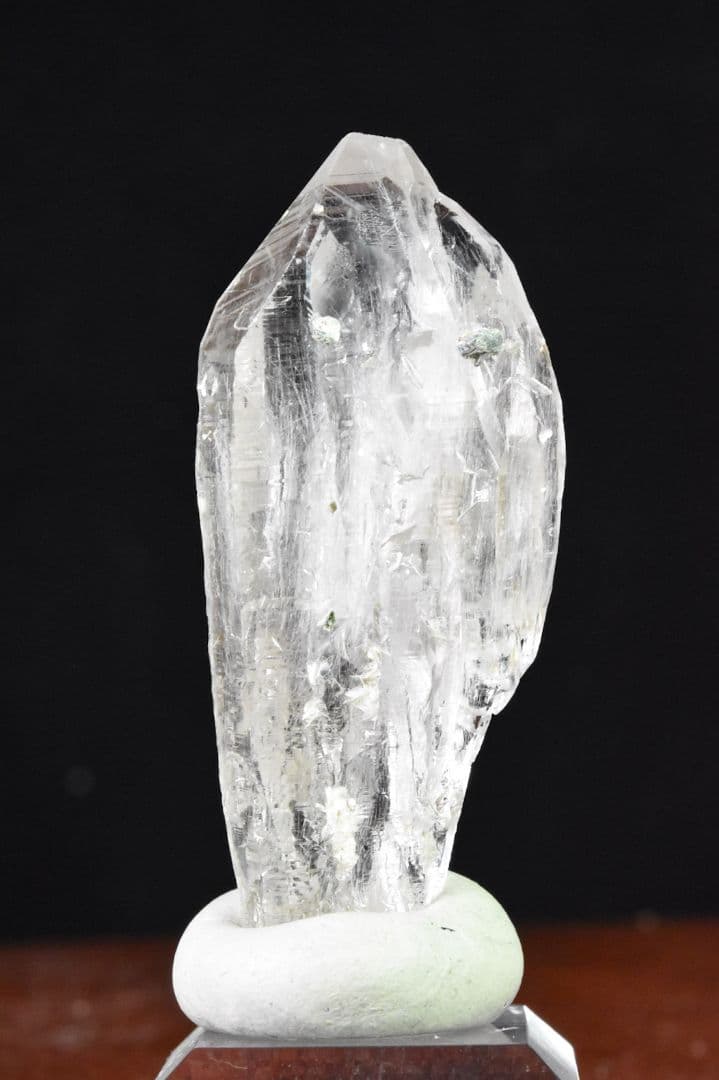 パキスタンスカルドゥ産 トレモライトインクォーツDT