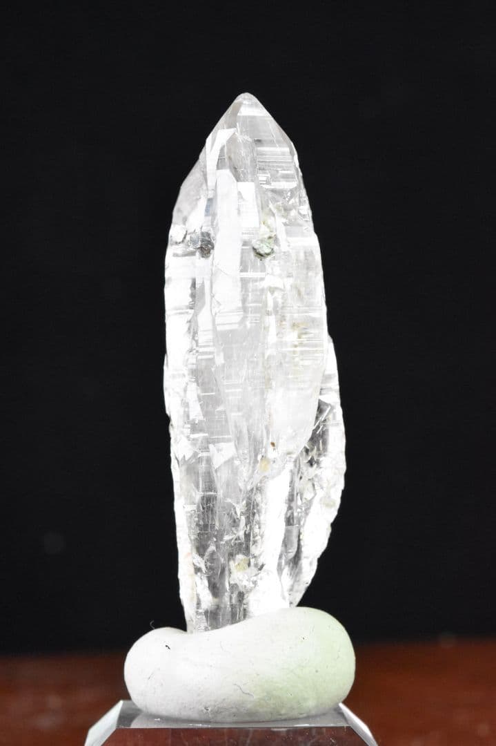 パキスタンスカルドゥ産 トレモライトインクォーツDT