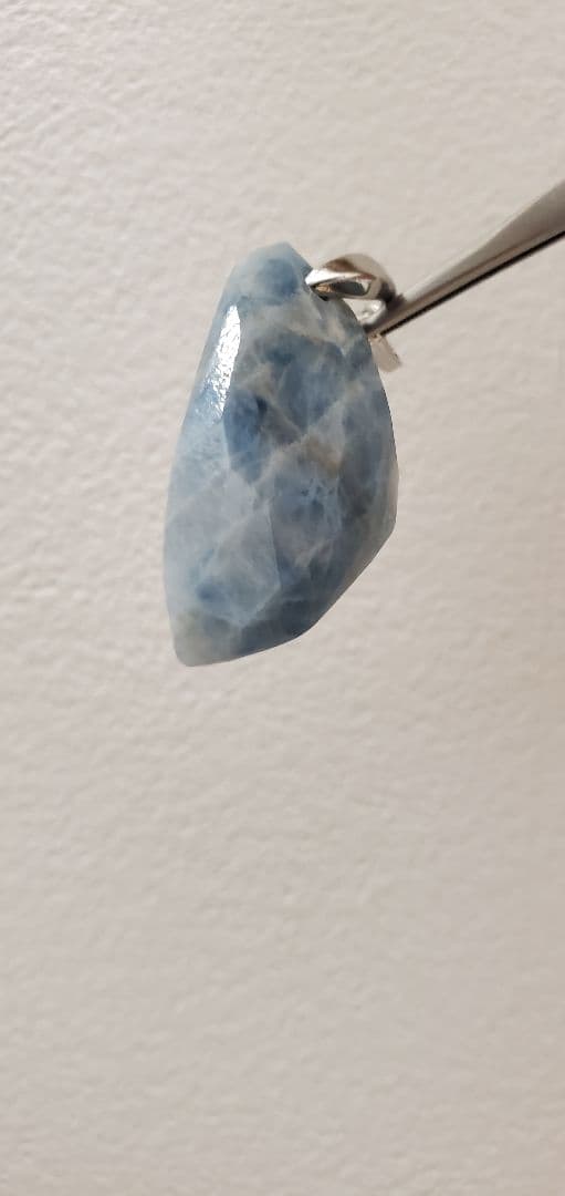 糸魚川 入りコン沢翡翠 ペンダントトップ