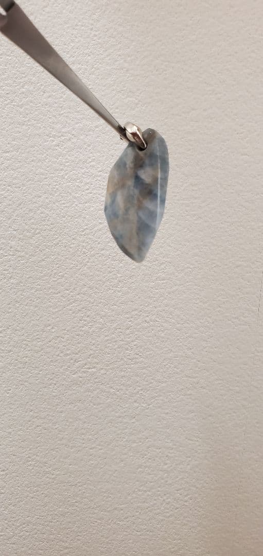 糸魚川 入りコン沢翡翠 ペンダントトップ