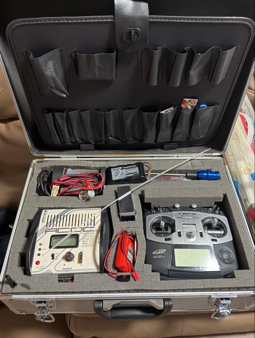 Kyosho INFINITY Neo CALIBER 50 RCヘリコプター