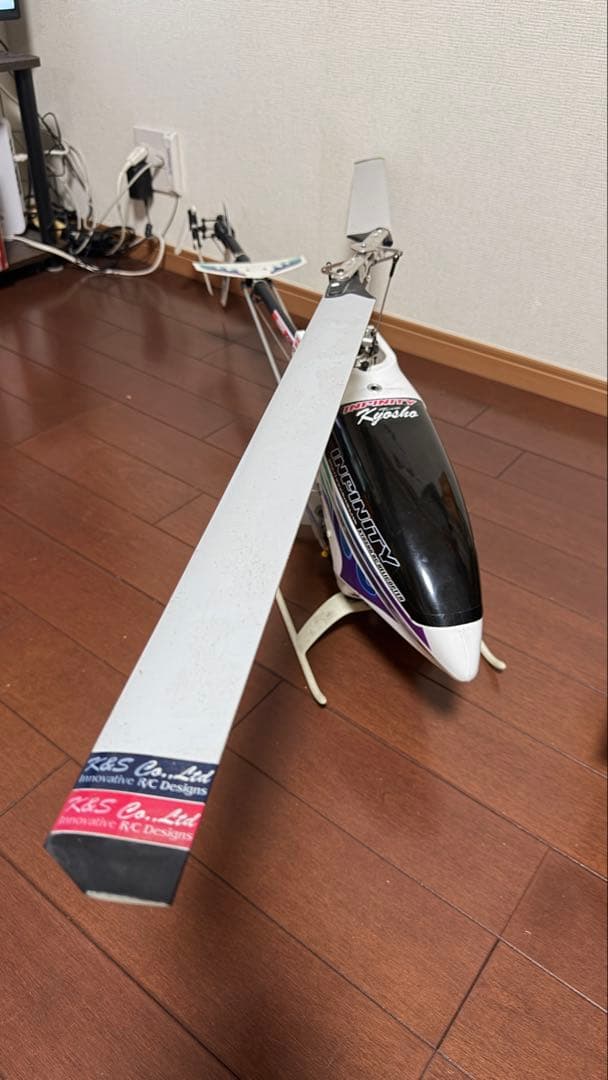 Kyosho INFINITY Neo CALIBER 50 RCヘリコプター
