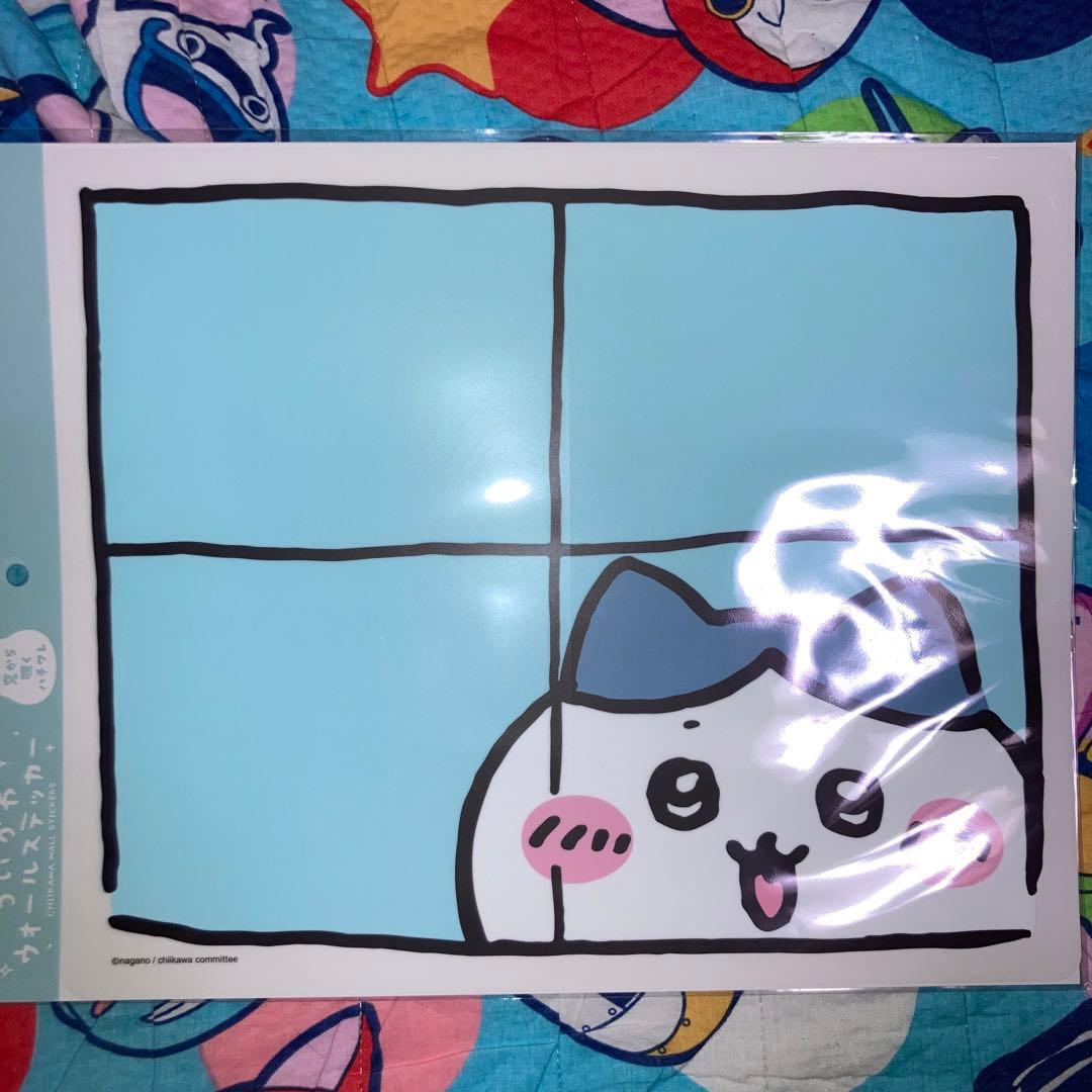 ちいかわ ウォールステッカー 窓から覗く 壁を蹴る - メルカリ