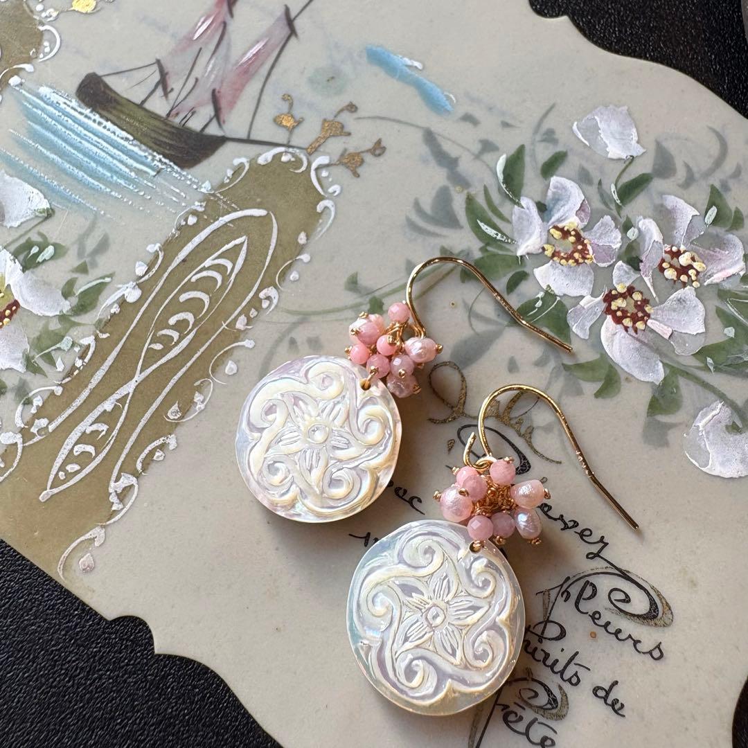 《1点限定》MOPラウンドフラワーカービング＊ピアスorイヤリング