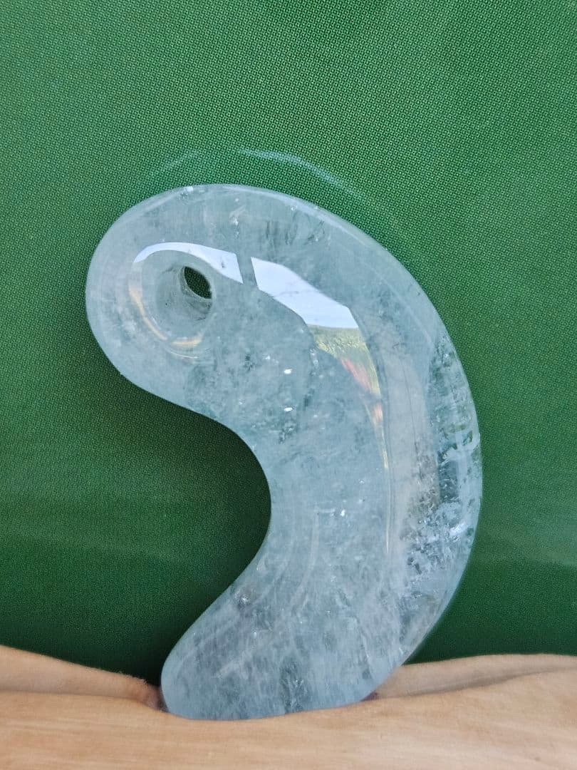 美品　アクアマリン勾玉　　　☆9,000円☆