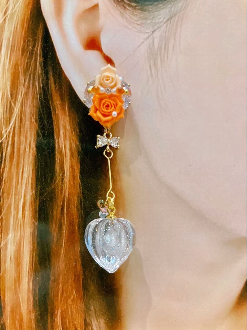 薔薇ビジュー♡氷っぽい鬼灯レジンチャーム　ピアス/イヤリング✩*॰¨