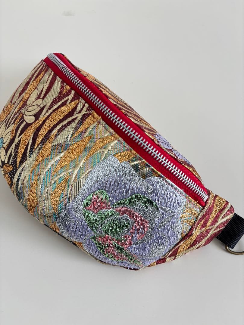 帯リメイク ボディバッグ・スリングバッグ花文様 - メルカリ