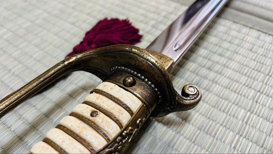 模造刀 海軍刀 指揮刀 サーベル 刀緒付き 250617-1